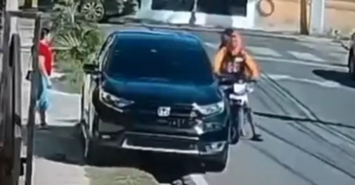 Mujer asaltada y perjudicada en la urbanización El Paraíso