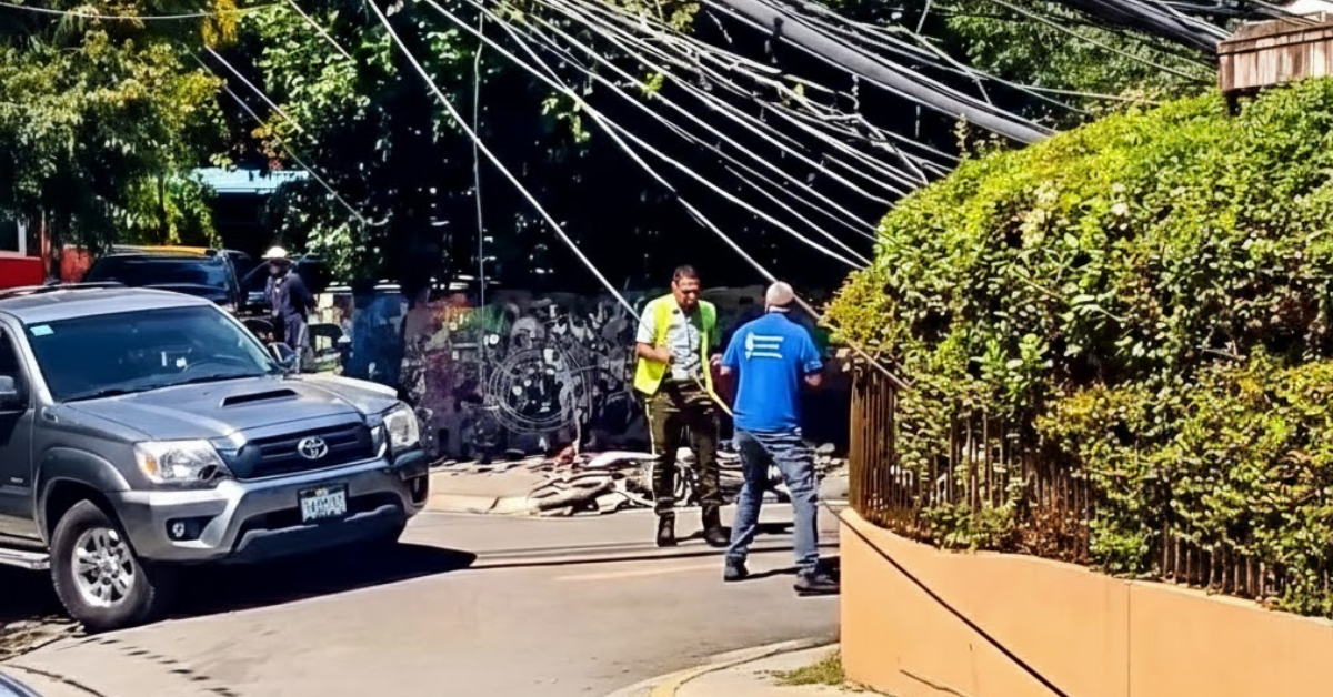 Agente de la DIGESETT y ciudadano se enfrentan en Jarabacoa