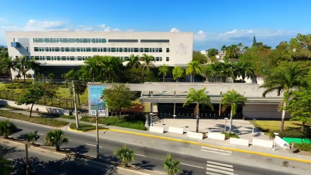 Embajada de EE.UU. ofrece vacante de chofer en Santo Domingo