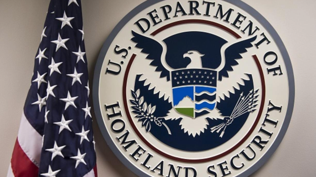 EE.UU. endurece permisos laborales para solicitantes de asilo