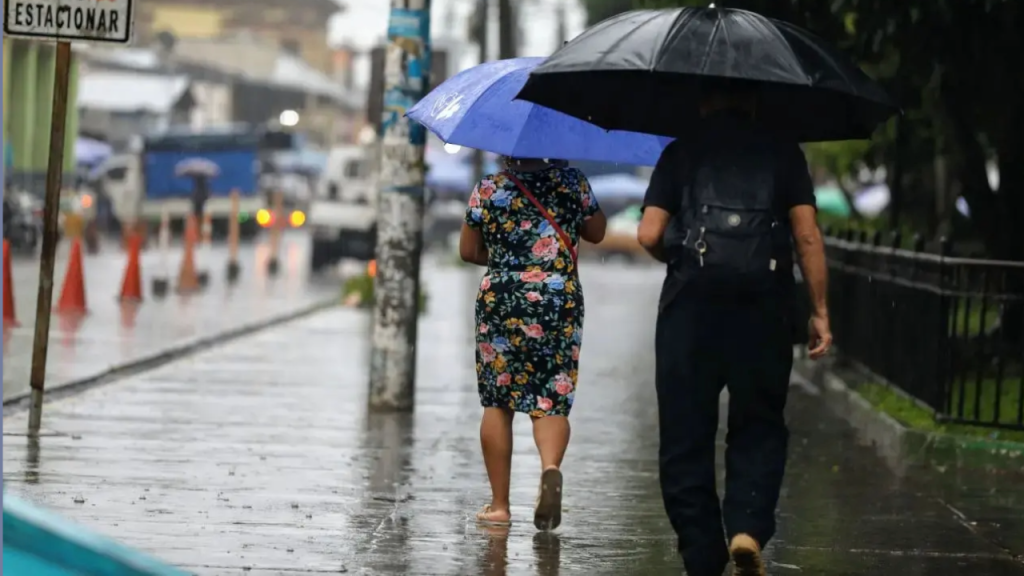 Frente frío 28 deja fuertes lluvias y riesgo en RD