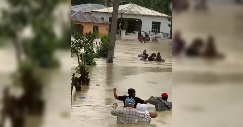 Histórica inundación afecta Gaspar Hernández en Espaillat