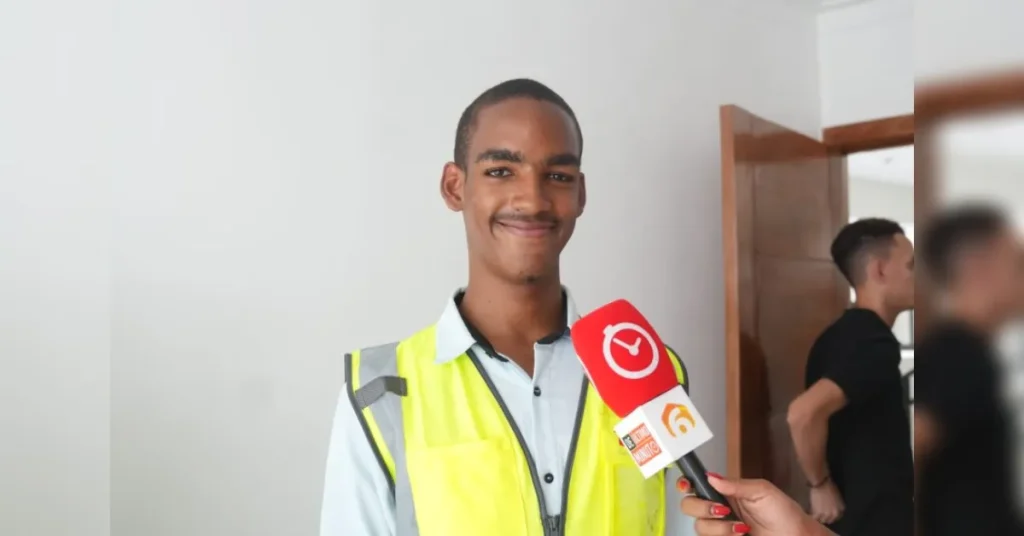 Alofoke y LVP entregan apartamento a “El Elegido”